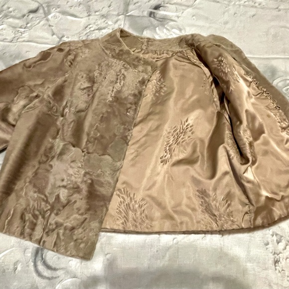 Cropped vintage hair on leather jacket - Picture 8 of 9